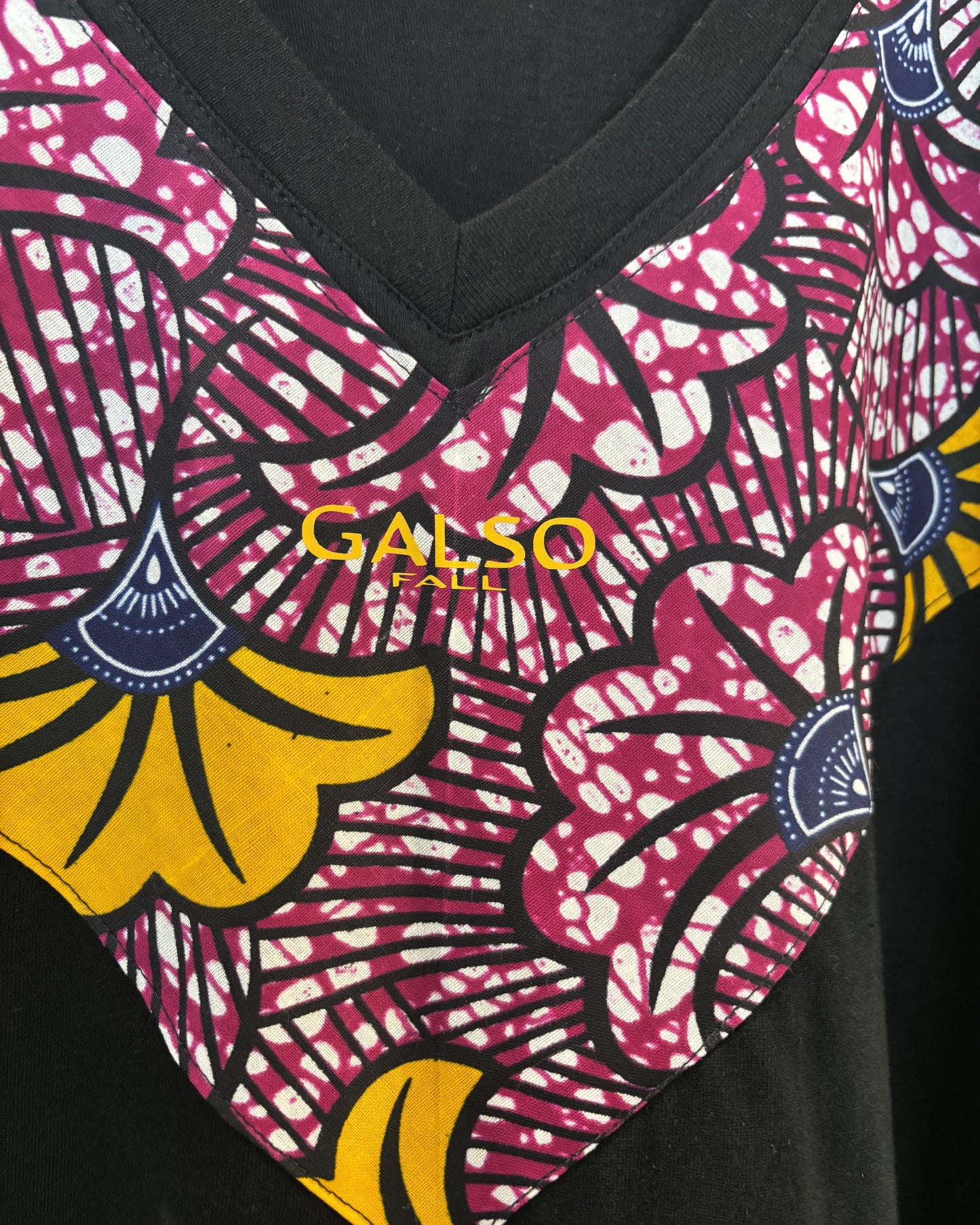 T-shirt en V avec Tissu Wax