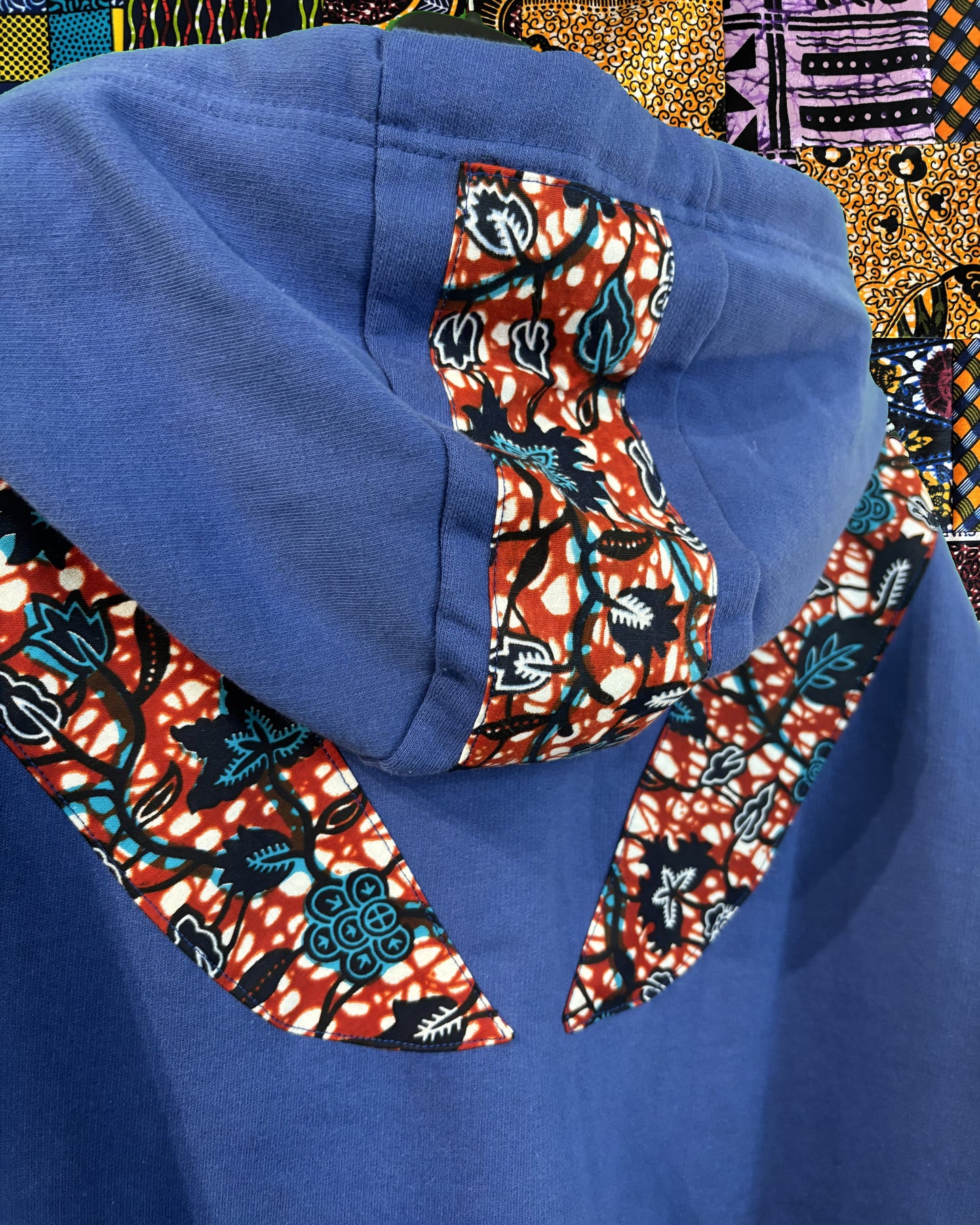 Sweat Zippé à Capuche avec Tissu Wax